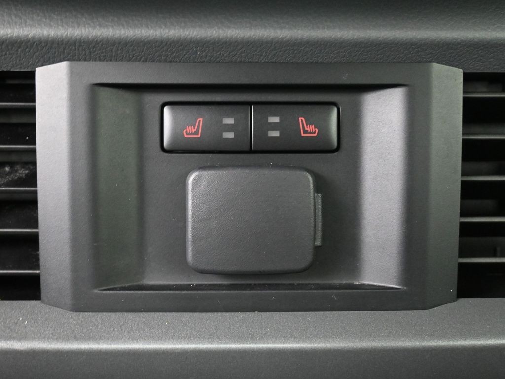 Ford F-150 Vehicle Full-screen Gallery Image 28