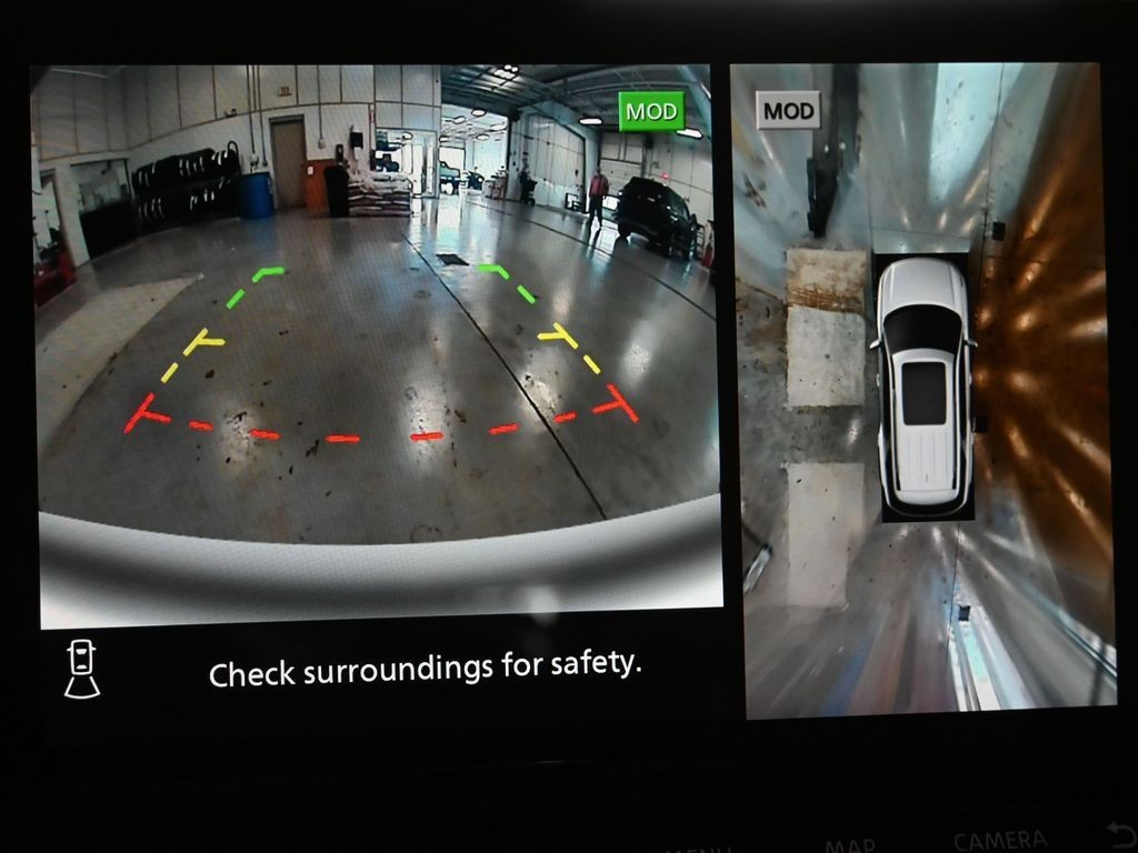 Nissan Pathfinder Vehicle Full-screen Gallery Image 14