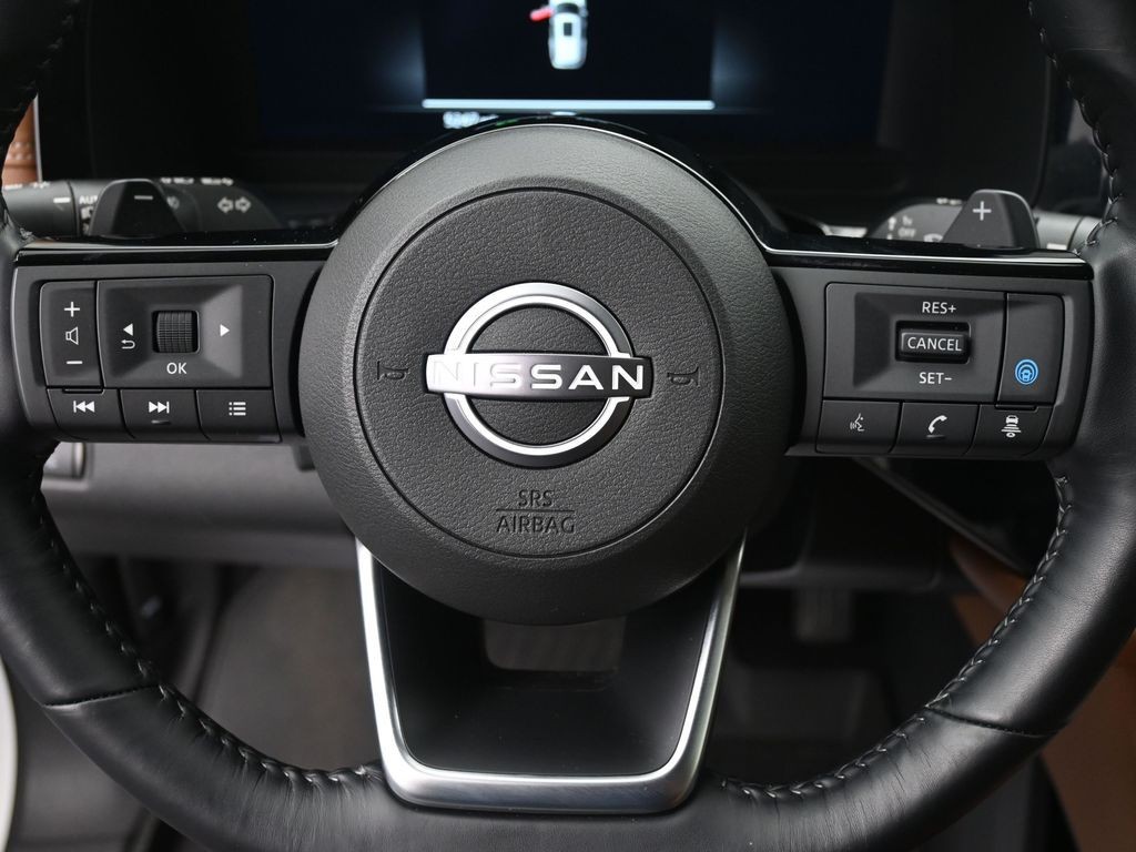 Nissan Pathfinder Vehicle Full-screen Gallery Image 22