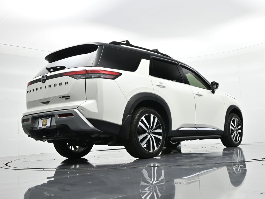 Nissan Pathfinder Vehicle Full-screen Gallery Image 33