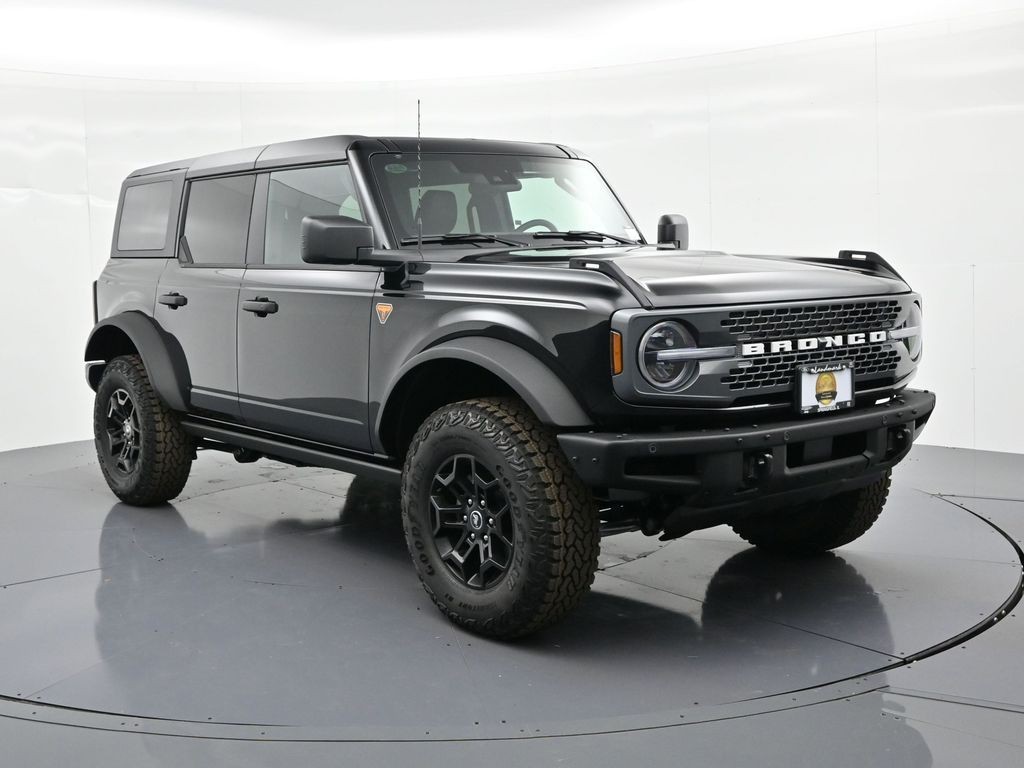Ford Bronco Vehicle Full-screen Gallery Image 4