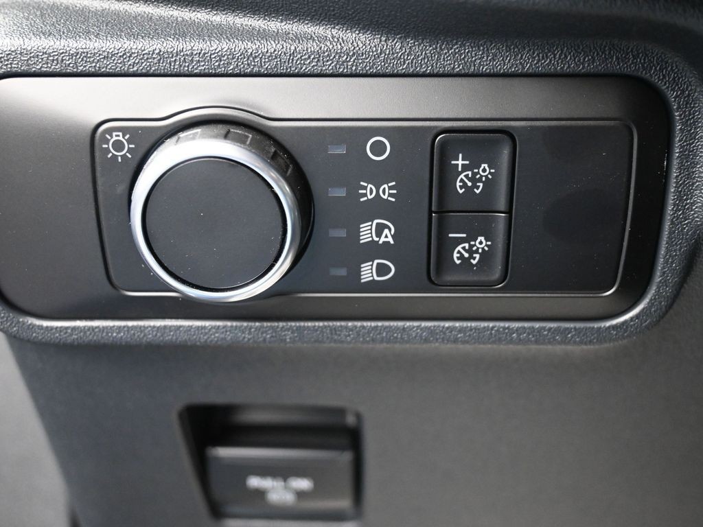 Ford Bronco Vehicle Full-screen Gallery Image 22