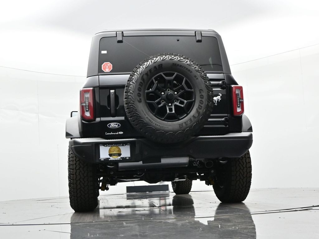 Ford Bronco Vehicle Full-screen Gallery Image 31