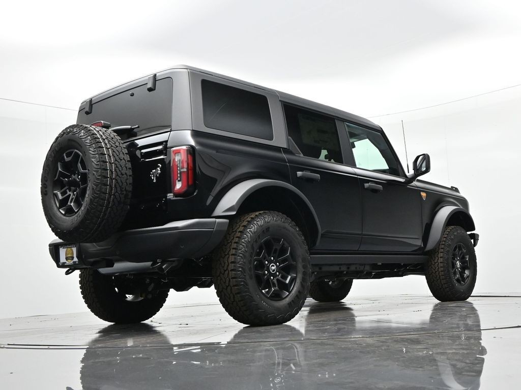 Ford Bronco Vehicle Full-screen Gallery Image 32