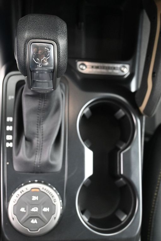 Ford Bronco Vehicle Full-screen Gallery Image 16
