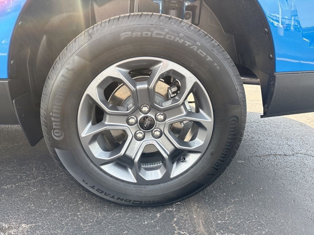 Ford Maverick Vehicle Full-screen Gallery Image 4