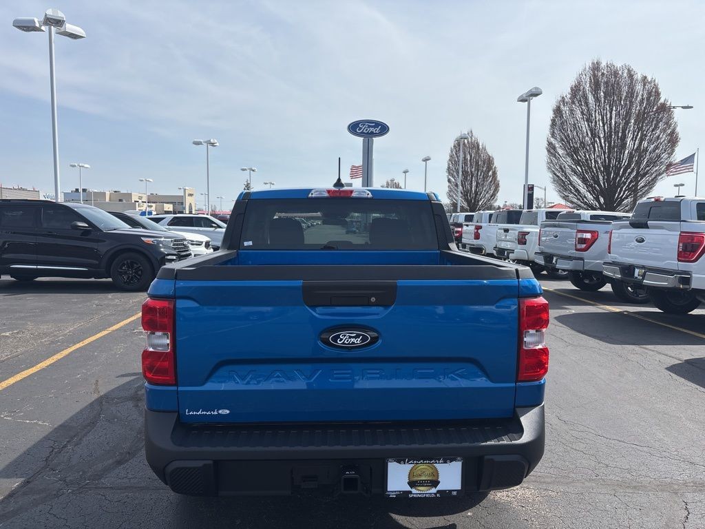 Ford Maverick Vehicle Full-screen Gallery Image 5