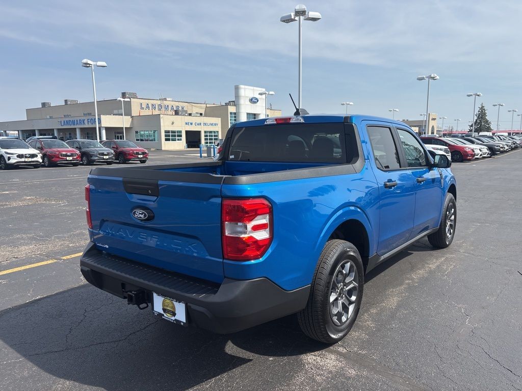 Ford Maverick Vehicle Full-screen Gallery Image 6