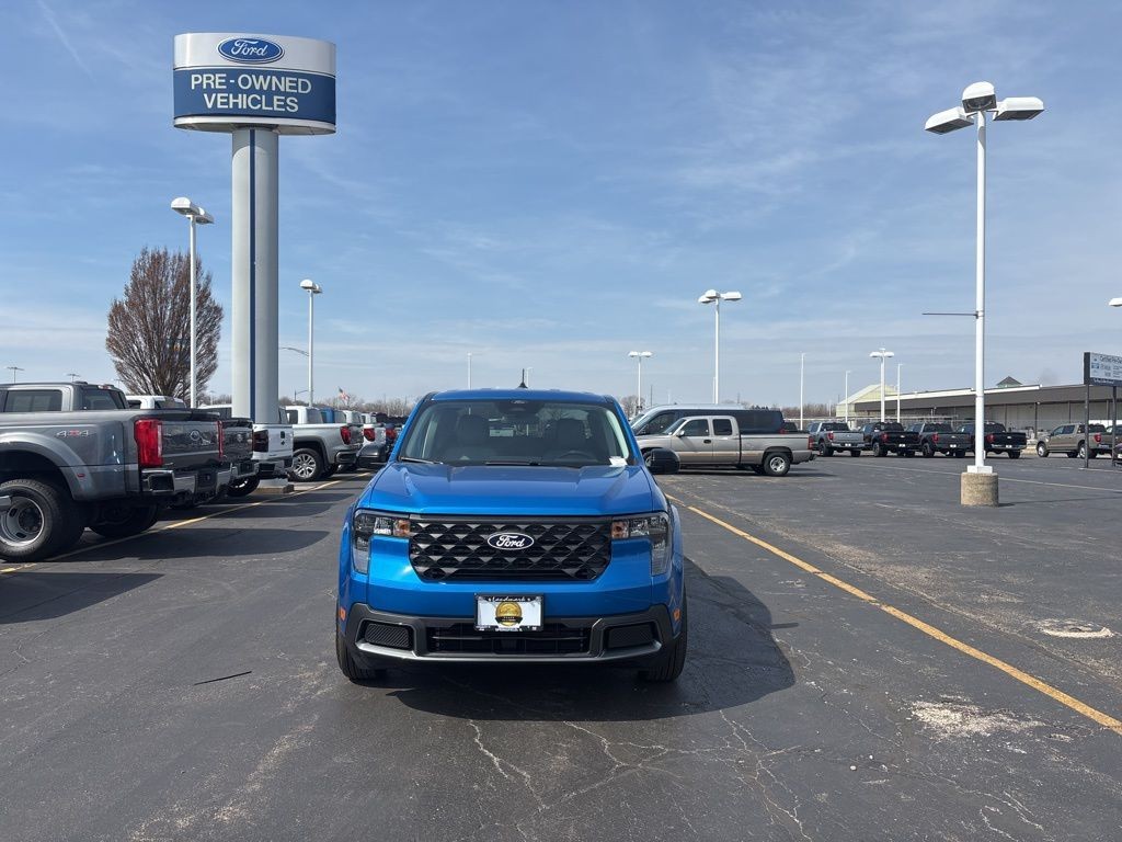 Ford Maverick Vehicle Full-screen Gallery Image 7