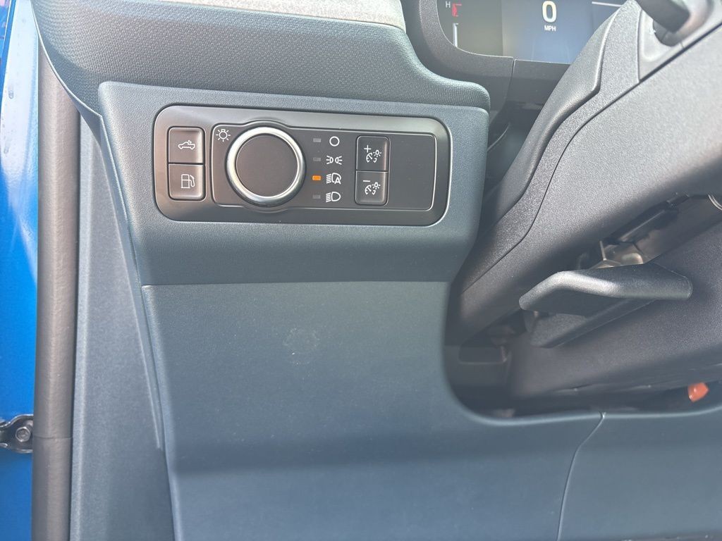 Ford Maverick Vehicle Full-screen Gallery Image 9