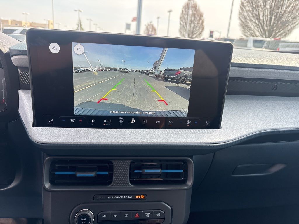 Ford Maverick Vehicle Full-screen Gallery Image 13