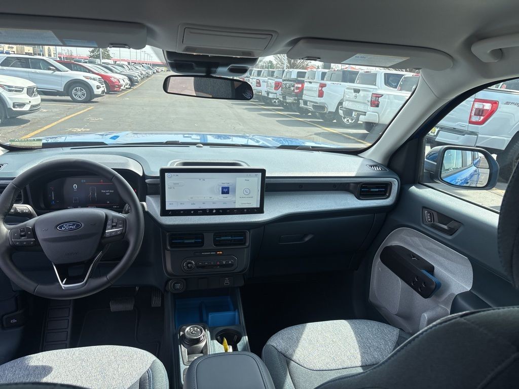 Ford Maverick Vehicle Full-screen Gallery Image 15