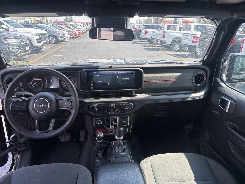 Jeep Wrangler Vehicle Full-screen Gallery Image 16