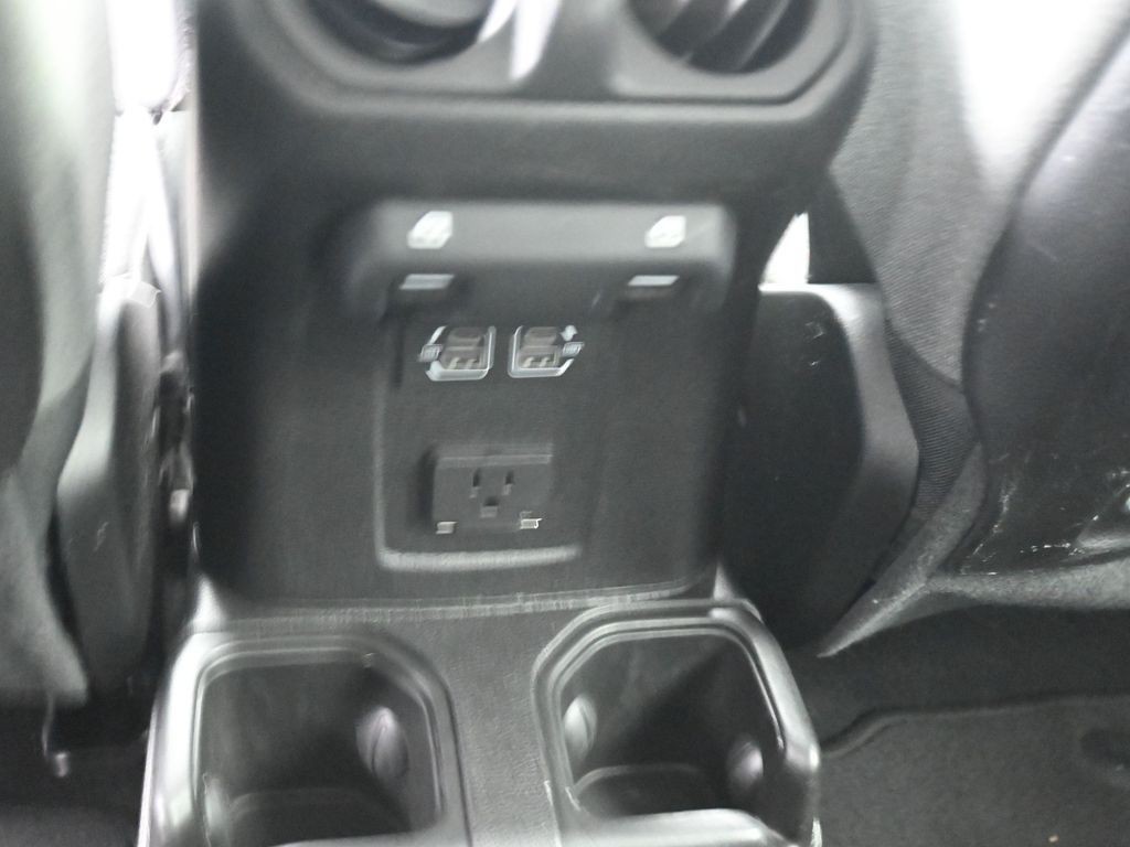 Jeep Wrangler Vehicle Full-screen Gallery Image 21