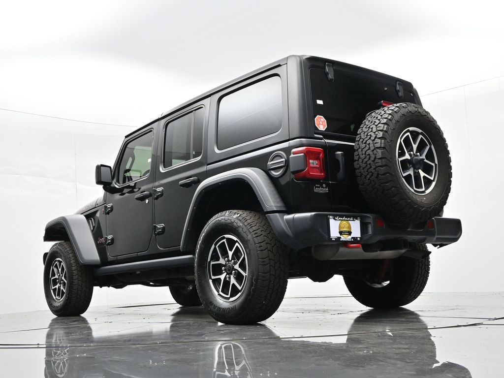 Jeep Wrangler Vehicle Full-screen Gallery Image 26