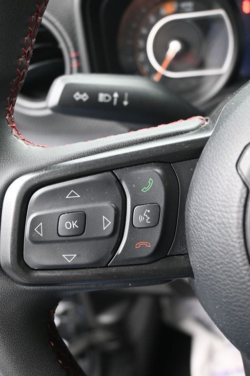 Jeep Wrangler Vehicle Full-screen Gallery Image 18