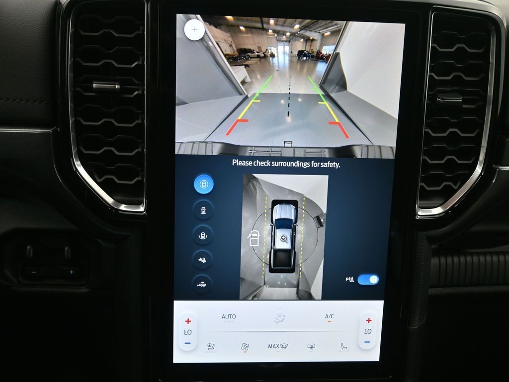 Ford Ranger Vehicle Full-screen Gallery Image 12
