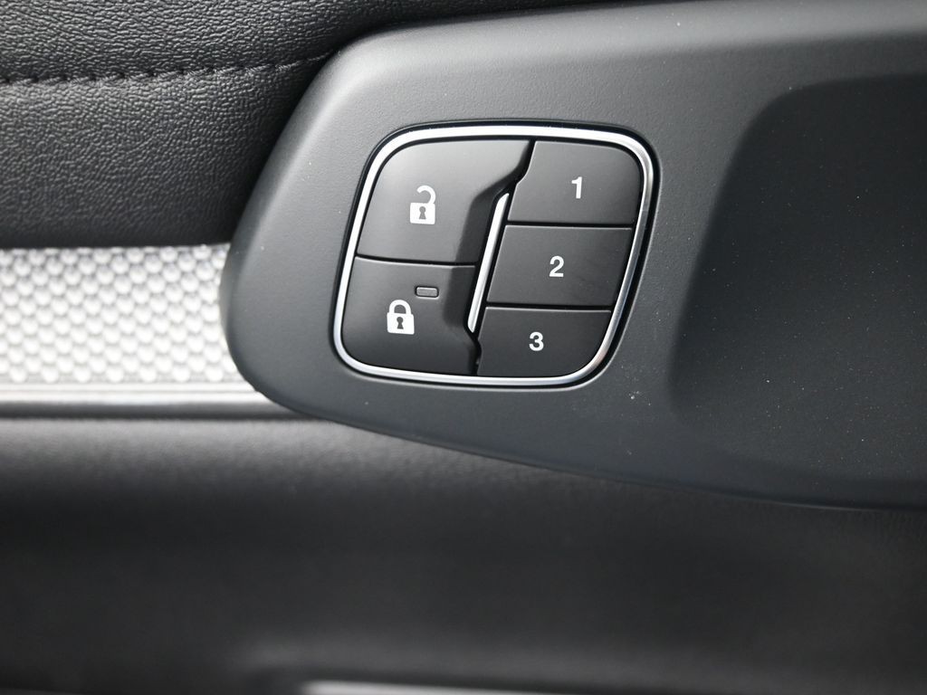Ford Ranger Vehicle Full-screen Gallery Image 23