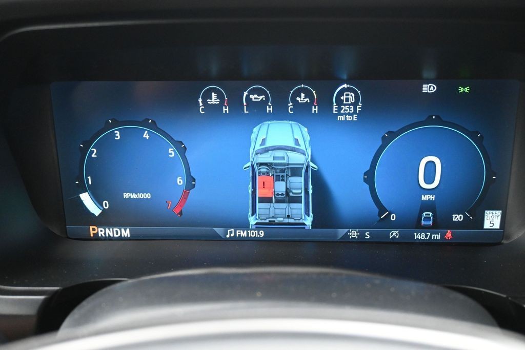 Ford F-150 Vehicle Full-screen Gallery Image 10