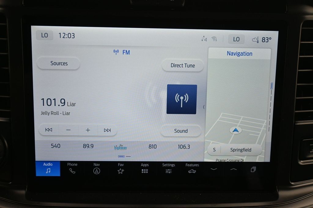 Ford F-150 Vehicle Full-screen Gallery Image 11