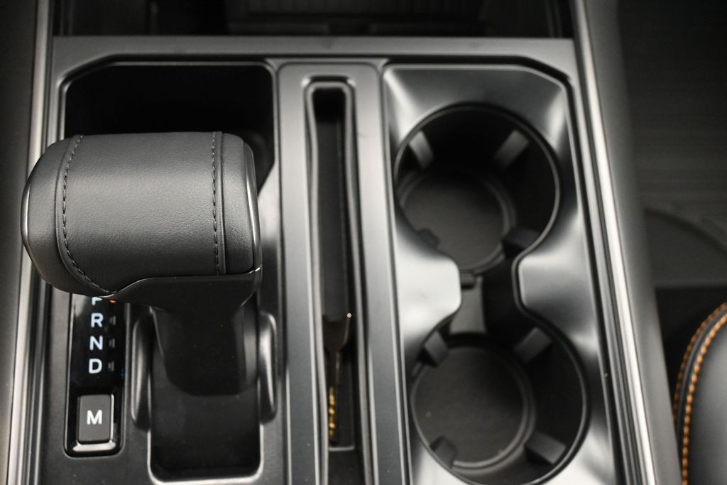 Ford F-150 Vehicle Full-screen Gallery Image 15