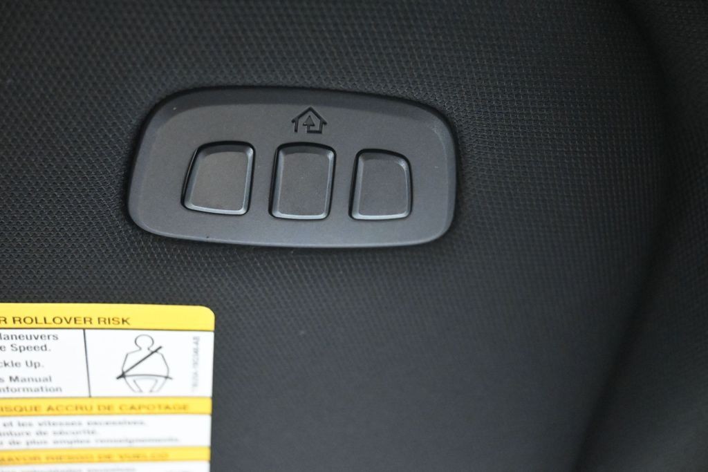 Ford F-150 Vehicle Full-screen Gallery Image 22