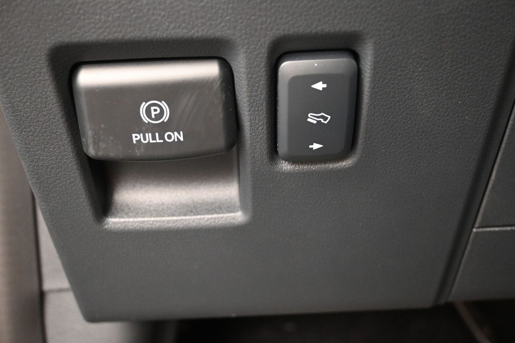 Ford F-150 Vehicle Full-screen Gallery Image 27
