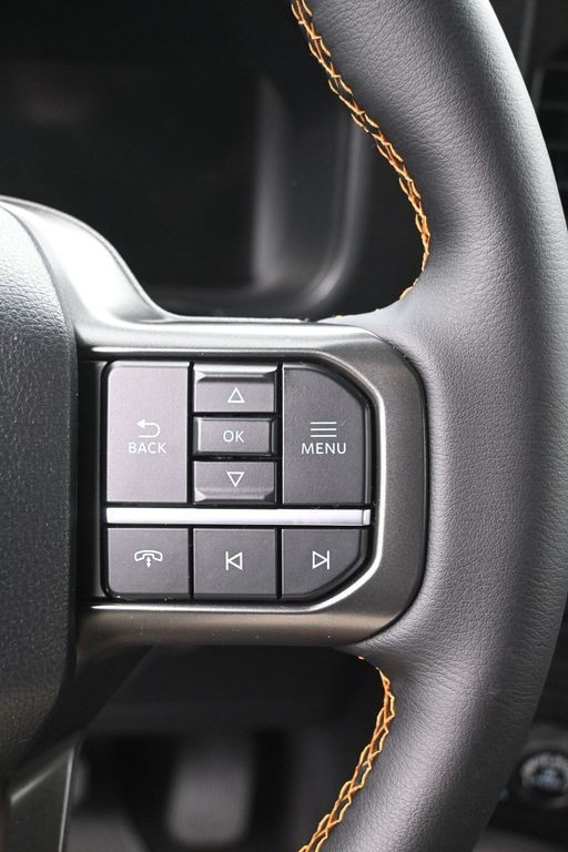 Ford F-150 Vehicle Full-screen Gallery Image 24