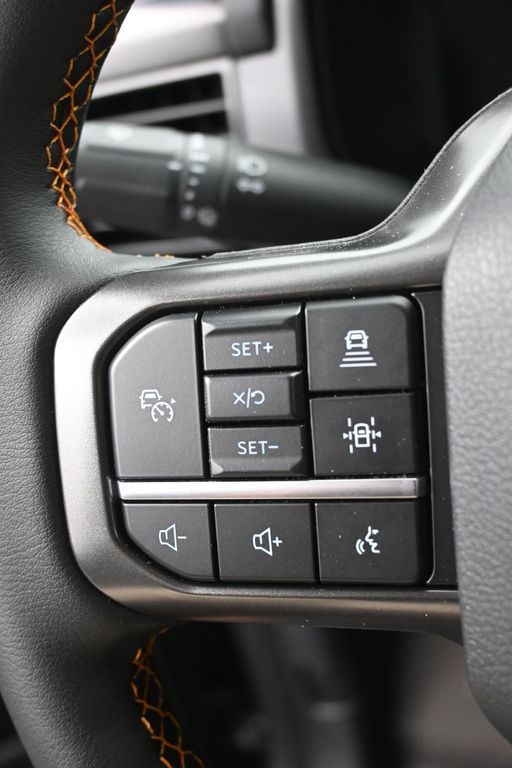 Ford F-150 Vehicle Full-screen Gallery Image 25