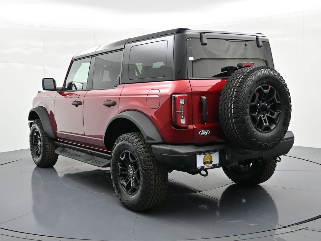 Ford Bronco Vehicle Full-screen Gallery Image 8