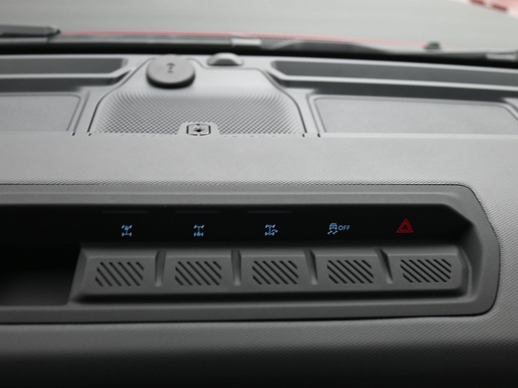 Ford Bronco Vehicle Full-screen Gallery Image 13