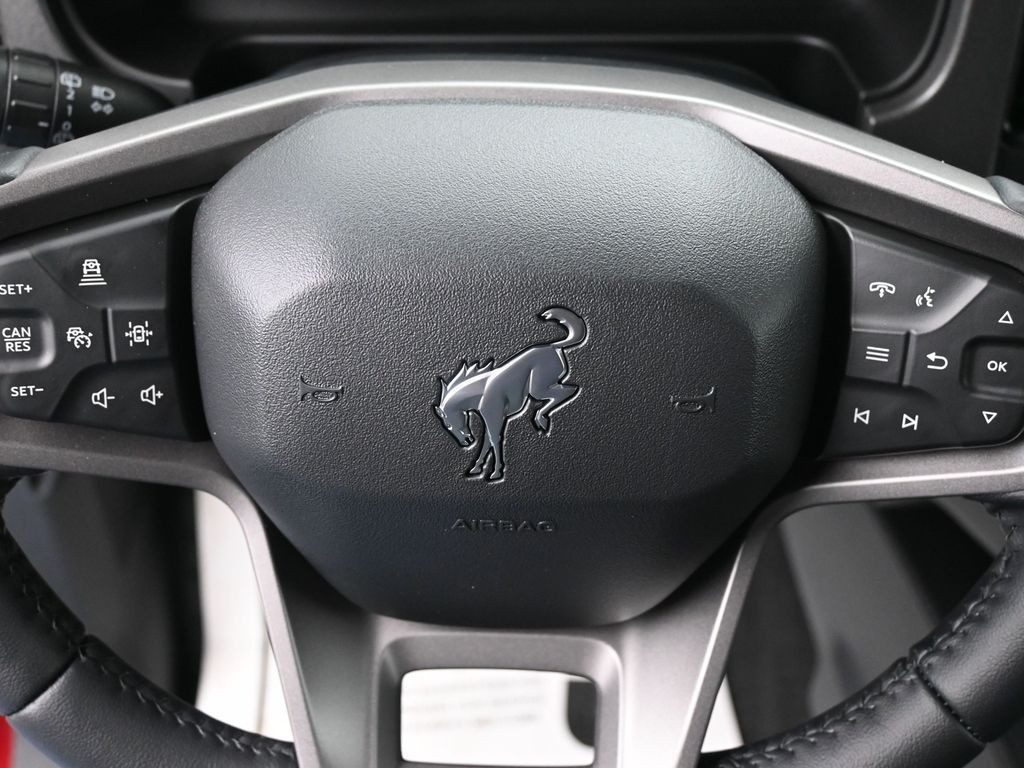 Ford Bronco Vehicle Full-screen Gallery Image 19