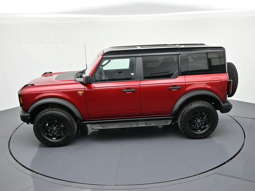 Ford Bronco Vehicle Full-screen Gallery Image 26