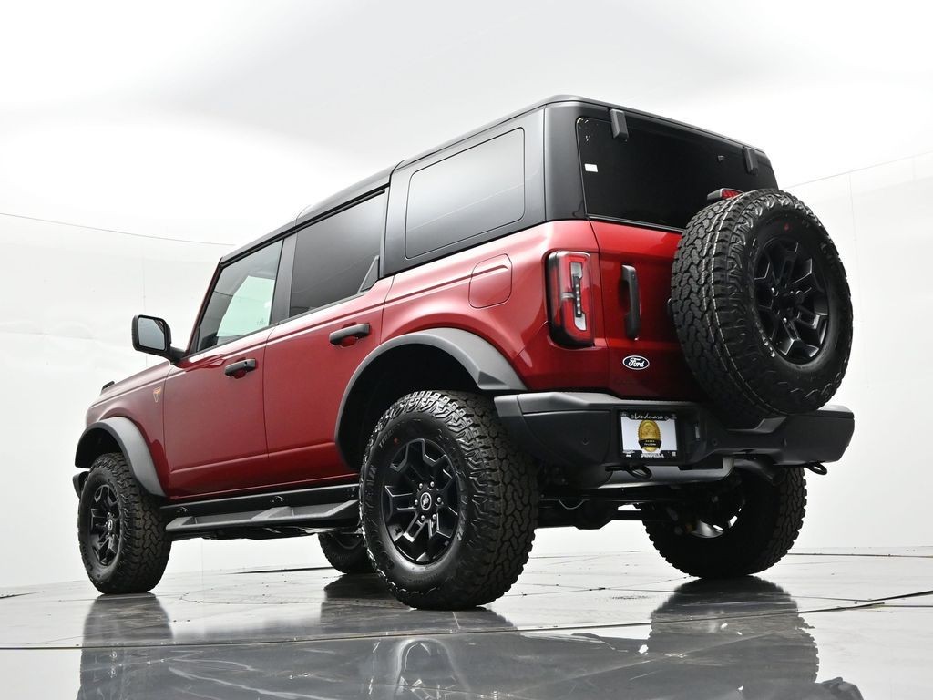 Ford Bronco Vehicle Full-screen Gallery Image 27