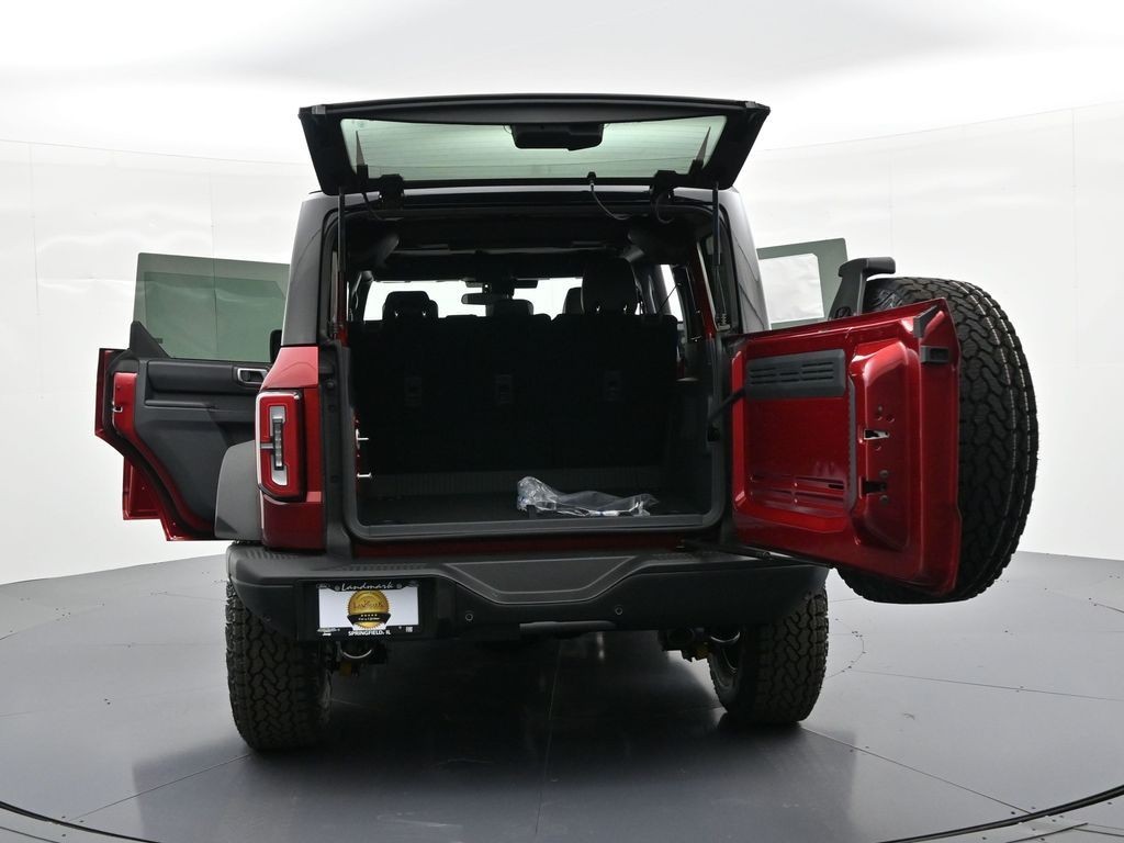 Ford Bronco Vehicle Full-screen Gallery Image 34