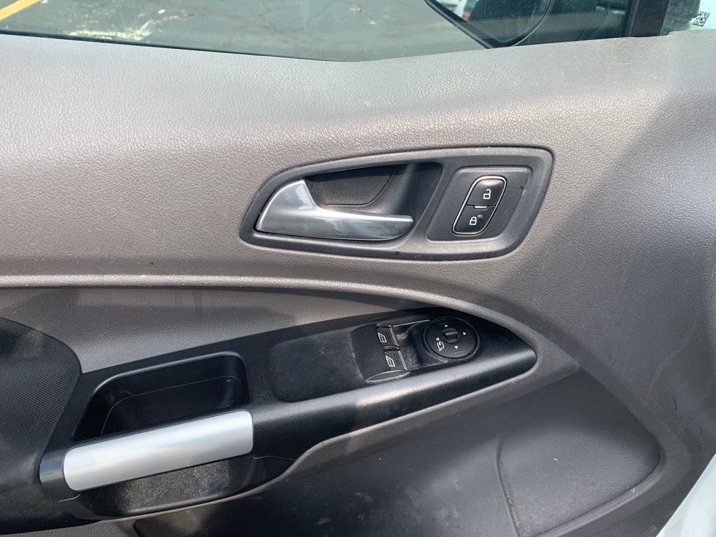 Ford Transit Connect Van Vehicle Full-screen Gallery Image 9