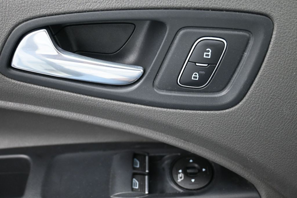 Ford Transit Connect Van Vehicle Full-screen Gallery Image 23