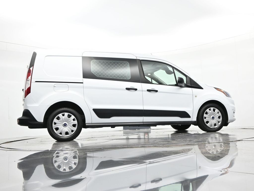 Ford Transit Connect Van Vehicle Full-screen Gallery Image 31