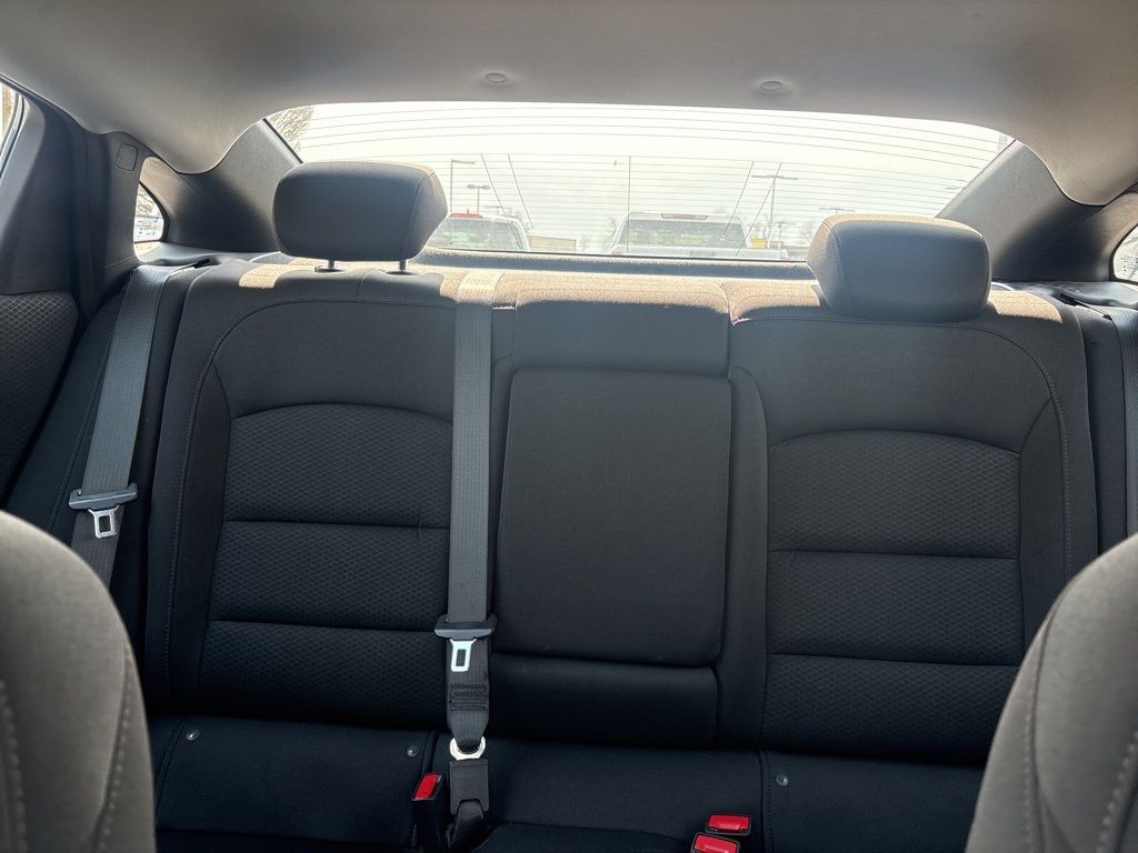 Chevrolet Malibu Vehicle Full-screen Gallery Image 13