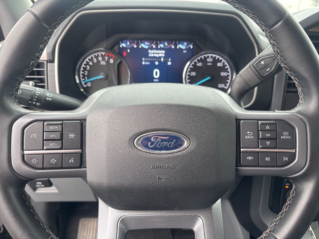 Ford F-150 Vehicle Full-screen Gallery Image 12