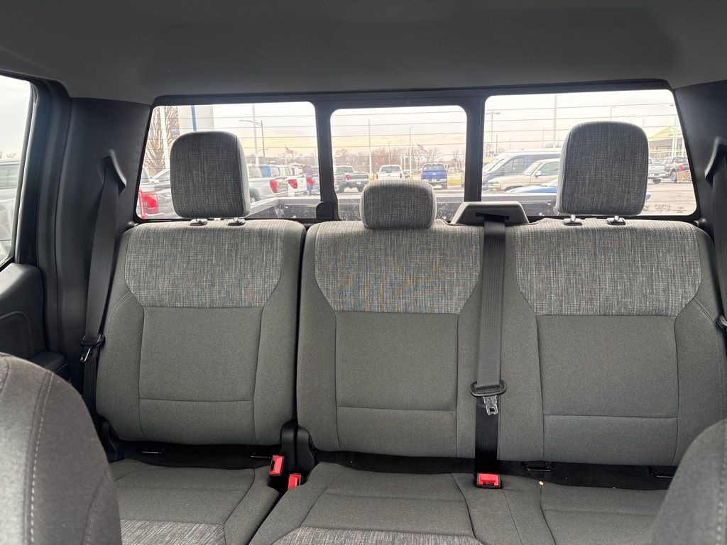 Ford F-150 Vehicle Full-screen Gallery Image 15