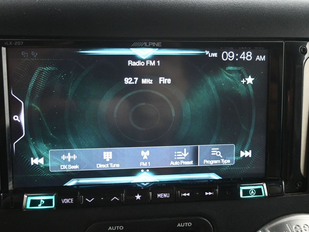 Ford Edge Vehicle Full-screen Gallery Image 11