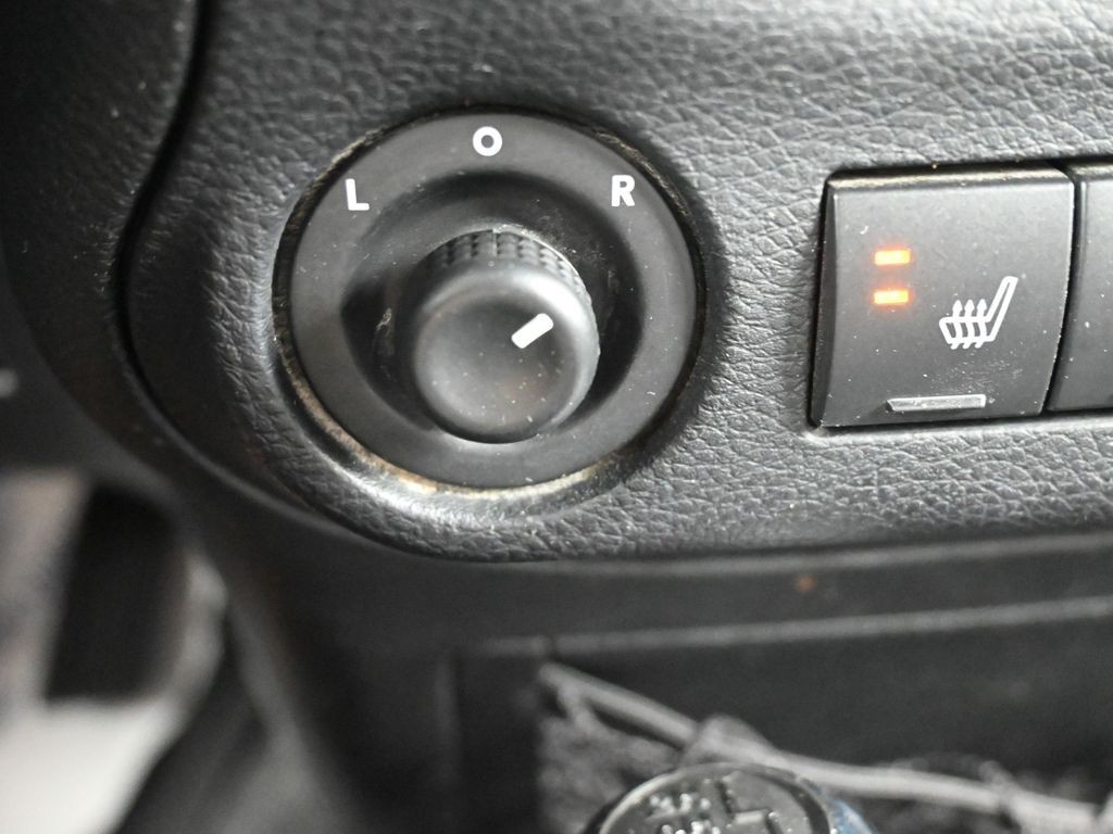 Ford Edge Vehicle Full-screen Gallery Image 16