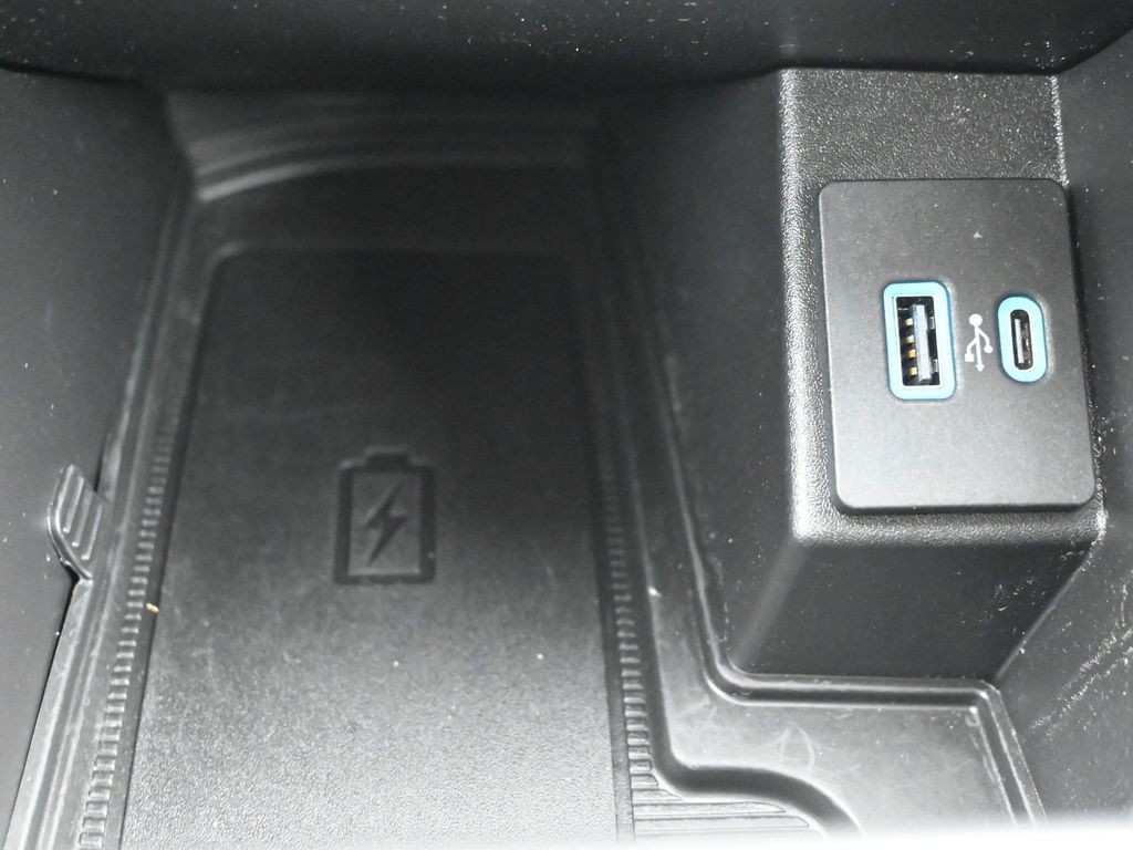 Ford Edge Vehicle Full-screen Gallery Image 29