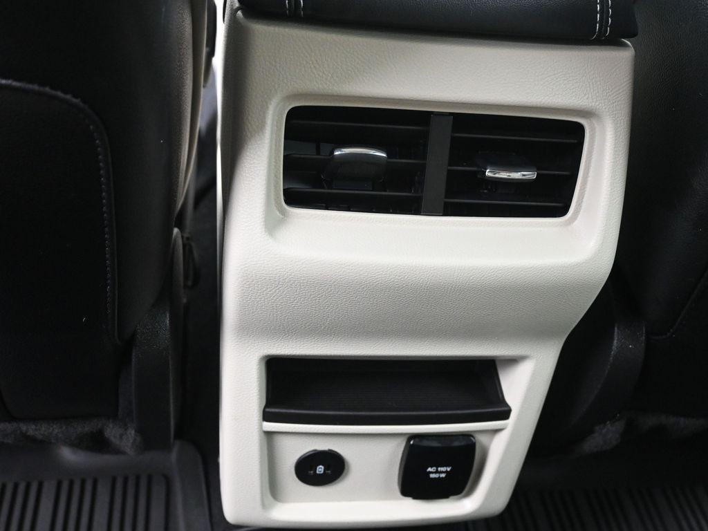 Ford Edge Vehicle Full-screen Gallery Image 39