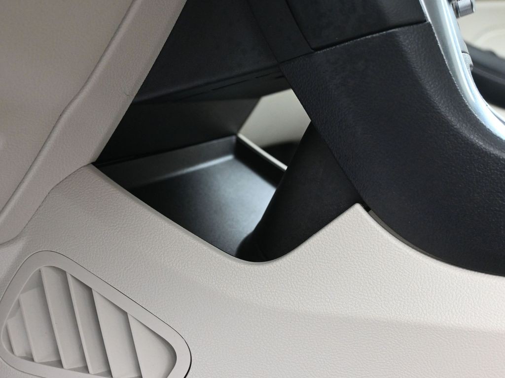 Ford Edge Vehicle Full-screen Gallery Image 40