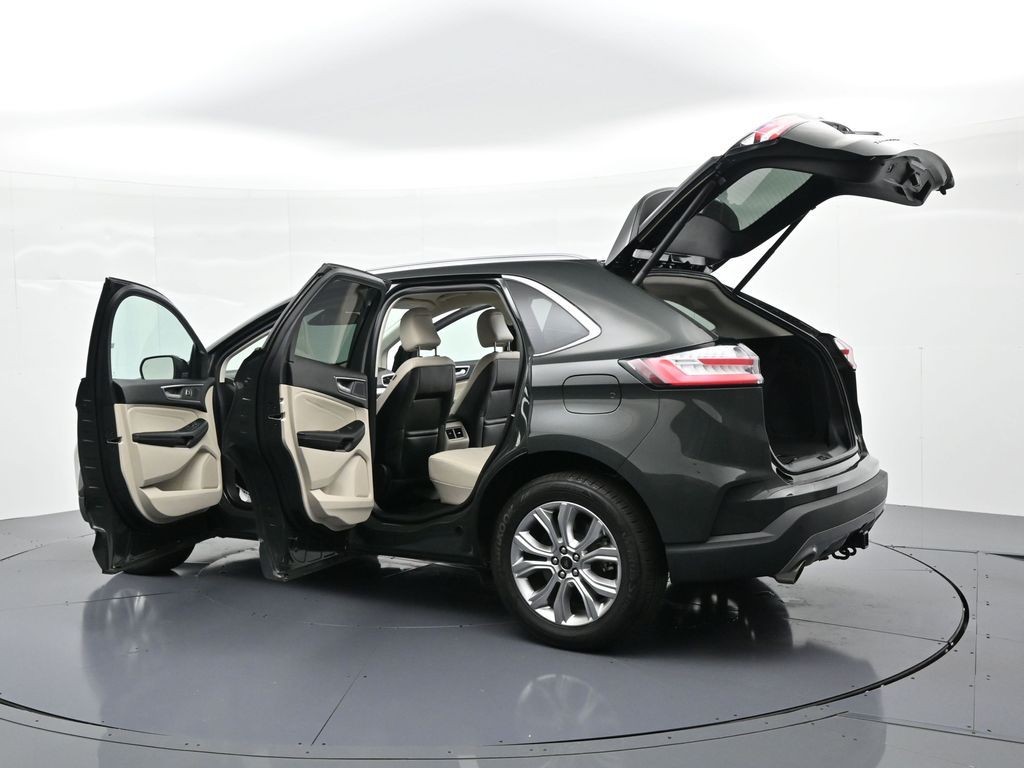 Ford Edge Vehicle Full-screen Gallery Image 50