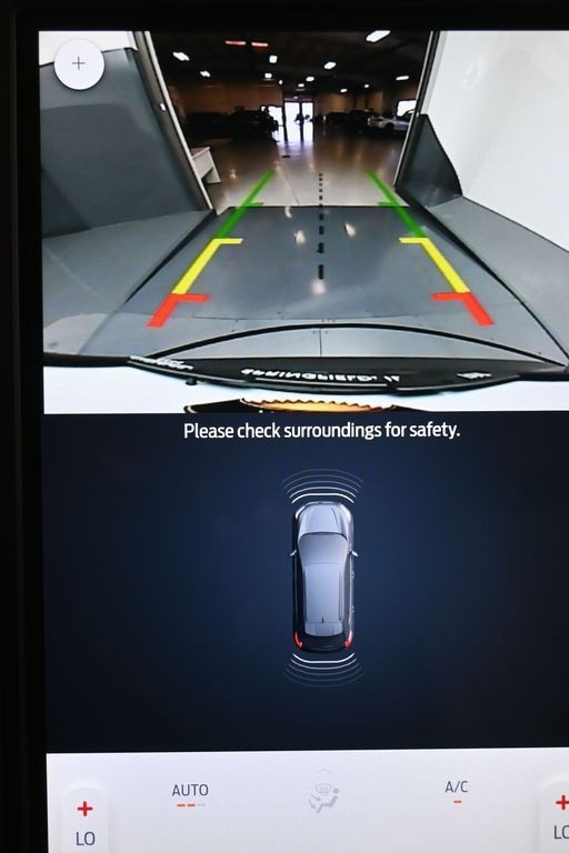 Ford Edge Vehicle Full-screen Gallery Image 27
