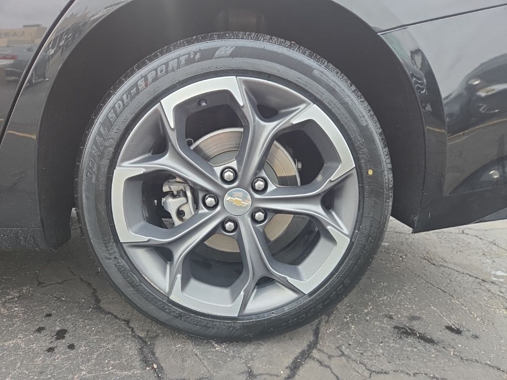 Chevrolet Malibu Vehicle Full-screen Gallery Image 04