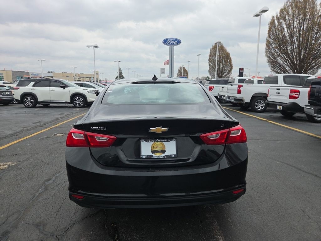 Chevrolet Malibu Vehicle Full-screen Gallery Image 05